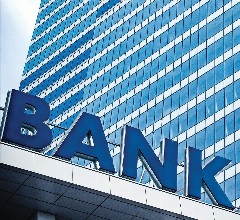 Eurobank και Πειραιώς ακολουθούν την Alpha Bank στην απορρόφηση των Holdings