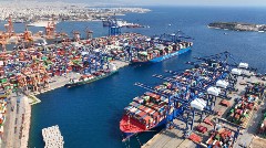 Το λιμάνι του Πειραιά στο μάτι του κυκλώνα - Η κινεζική Cosco στο στόχαστρο του Trump - Μάχη για την κυριαρχία