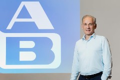 Nίκος Λαβίδας, ΑΒ Βασιλόπουλος: Στόχος τα 900 καταστήματα μέχρι το 2028 – Επιστροφή στην κερδοφορία το 2026