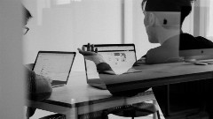 Τα δύο δομικά προβλήματα στην ελληνική οικονομία που εντοπίζει η Eurobank