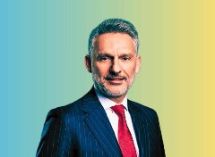 Μαζαράκης από το Λονδίνο: «Διαμορφώνουμε το μέλλον της ασφάλισης στην Ελλάδα και όχι μόνο»