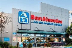 ΑΒ Βασιλόπουλος: Ενίσχυση της παρουσίας της στη Σαντορίνη με την εξαγορά τριών καταστημάτων