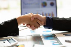 Αλλαγές στα μερίδια του bancassurance, η Allianz με ΕΤΕ αποφασιστικά στην αγορά
