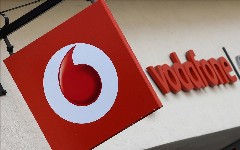 Vodafone: Αλμα 5,2% στα έσοδα από υπηρεσίες στο β’ τρίμηνο χάρη στη Γερμανία